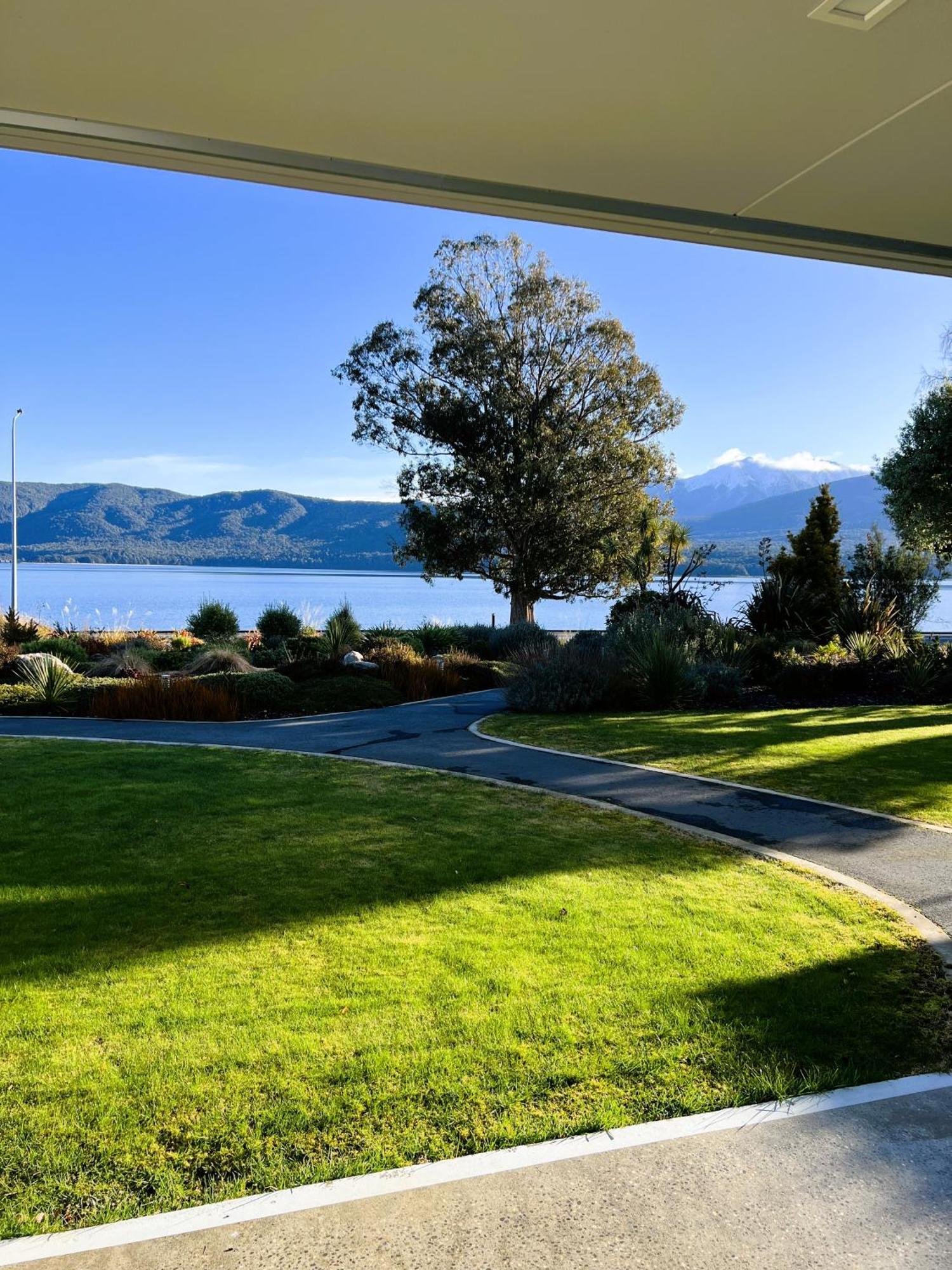 Fiordland Lakeview Motel And Apartments 테아나우 외부 사진